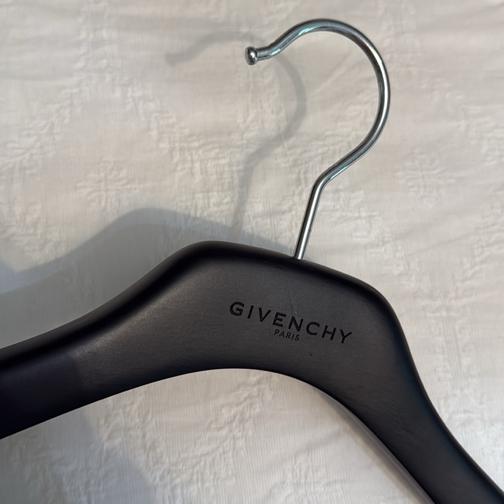 Givenchy hanger - Picture 2 of 3